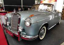 =MB 220 SE Cabrio stand bei den Retro Classics Stuttgart im März 2017 zum Verkauf