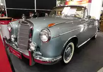=MB 220 SE Cabrio stand bei den Retro Classics Stuttgart im März 2017 zum Verkauf