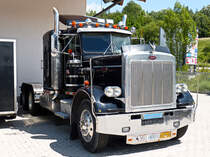 Peterbilt Sattelzugmaschine gesehen in einem Gewerbegebiet in Alling (bei München) 17.06.2017