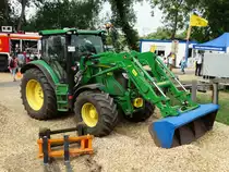 Bundeswehr John Deere 6er am 16.06.17 auf dem Hessentag in Rüsselsheim
