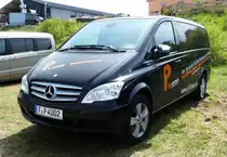 =MB Vito des Ausrüsters  Pfitzner  gesehen auf dem Parkplatz der RettMobil 2017 in Fulda, Mai 2017
