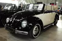=VW Käfer Ovali, Bj. 1955, stand bei den Retro Classics Stuttgart im März 2017 zum Verkauf