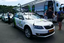 Škoda Begleitfahrzeug des Team Dimension Data am 17.6.17 vor dem Tour de Suisse Rennen in Schaffhausen.