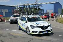 Renault Begleitfahrzeug des Team Orica / Scott am 17.6.17 wärend des Tour de Suisse Rennens in Schaffhausen.