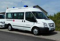 =Ford Transit  des DRK KV TUTTLINGEN, abgestellt auf dem Parkplatz der RettMobil 2017 in Fulda, Mai 2017