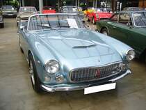 Maserati 3500 GT Vignale Spyder. 1960 - 1964. Von diesem bei Vignale produzierten Cabriolet, wurden lediglich 242 Fahrzeuge ausgeliefert. Der abgelichtete Wagen wurde 1962 nach Mailand ausgeliefert. Der im Farbton celeste chiaro lackierte Spyder hat einen 6-Zylinderreihenmotor, der aus 3485 cm³ Hubraum 230 PS leistet. Classic Remise Düsseldorf am 22.06.2017.