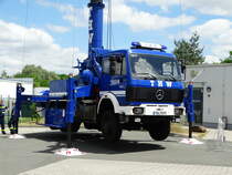 THW Mercedes Benz Mastkraftwagen (MastKW) am 18.06.17 beim Tag der Offenen Tür der Feuerwehr Hanau