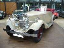 Talbot London AV105 von 1934. Die Karosserie dieses Talbot London wurde bei James Young in Bromley bei London aufgebaut. Von dieser Karosserieversion wurden lediglich 367 Fahrzeuge gebaut. Der 6-Zylinderreihenmotor hat einen Hubraum von 3.0l und leistet 100 PS. Classic Remise Düsseldorf am 22.06.2017.