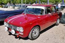 Alfa Romeo Giulia TI auf dem Oldtimer-Treffen an der Rennbahn in Krefeld, 8.5.16