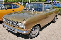 Opel Kadett mit Stufenheck auf dem Oldtimer-Treffen an der Rennbahn in Krefeld, 8.5.16