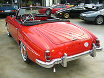 Heckansicht eines signalroten Mercedes Benz W121 BII des Modelljahres 1961. Classic Remise Düsseldorf am 22.06.2017.