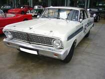 Ford Falcon Futura Sprint des Modelljahres 1964. Mit diesem, durch Glasfaserkomponenten leichter gemachten Wagen, erreichte der Schwede Bosse Ljungfeld bei der Rallye Monte Carlo des Jahres 1964 den zweiten Platz im Gesamtklassement. Der V8-motor hat einen Hubraum von 4727 cm³ und leistet 275 PS. Classic Remise Düsseldorf am 22.06.2017.