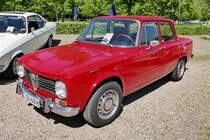 Alfa Romeo Giulia auf dem Oldtimer-Treffen an der Rennbahn in Krefeld, 8.5.16