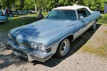 Buick LeSabre auf dem Oldtimer-Treffen an der Rennbahn in Krefeld, 8.5.16