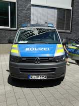 Polizei Hessen VW T5 am 24.06.17 beim Tag der Offenen Tür des Polizeipräsidium Frankfurt zur 150 Jahr Feier