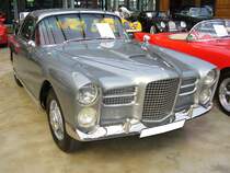 Facel-Vega FV4 Typhoon. 1957 - 1958. Von diesem Modell verließen nur 68 Fahrzeuge die Werkshallen der Facel S.A. in Paris. Der abgelichtete Wagen wurde 1957 nach New York ausgeliefert. Der im Farbton gris graphite lackierte Wagen ist mit einem V8-motor aus dem Hause Chrysler ausgestattet. Er hat einen Hubraum von 6430 cm³ und leistet 325 PS. Classic Remise Düsseldorf am 22.06.2017.