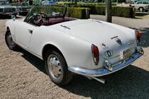 Alfa Romeo Giulietta Spider auf dem Oldtimer-Treffen an der Rennbahn in Krefeld, 8.5.16