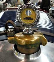 =Kühlwassertemperaturanzeige des Riley, gesehen bei den Retro Classics 2017 in Stuttgart, März 2017