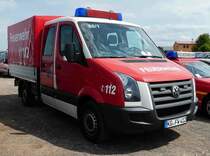 =VW Crafter der Feuerwehr von BURKARDROTH, der gesehen auf dem Parkplatz der RettMobil 2017 in Fulda - Mai 2017