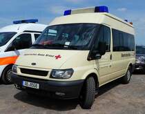 =Ford Transit vom BRK ASCHAFFENBURG, gesehen auf dem Parkplatz der RettMobil 2017 in Fulda, Mai 2017