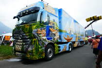 Airbrush bemalter Actros am 24.6.17 am Trucker Festival in Interlaken.