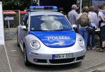 VW Beetle der Polizei NRW auf Nachwuchssuche beim Tag der Bundeswehr in Hürth - 10.06.2017