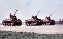 M 42 FlaPz 40 mm - am 12.10.1963 auf der Abschiedsparade fr Altkanzler Konrad Adenauer. Scan vom Kleinbilddia.