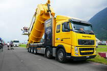 Volvo von Weiss und Apetito am 24.6.17 am Trucker Festival in Interlaken.