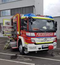 Neuer Feuerwehr Obertshausen Mercedes Benz Atego Gerätewagen Logistik/Technische Hilfeleistung (GW-L/TH) (Florian Obertshausen 3-51-1) am 01.07.17 beim Tag der Offenen Tür der Firma Karl Mayer