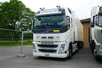 Volvo von Imhasly Trans Fiesch am 24.6.17 am Trucker Festival in Interlaken.