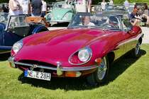 Jaguar E-Type auf dem Oldtimer-Treffen an der Rennbahn in Krefeld, 8.5.16