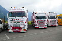 Ein Volvo und Zwei Scania von G Trans am 24.6.17 am Trucker Festival in Interlaken.