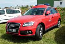 =Audi Q5 als Feuerwehrfahrzeug des RP Darmstadt, gesehen auf dem Parkplatz der RettMobil 2017 in Fulda - Mai 2017