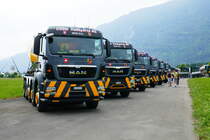 Sechs MAN von Eicher Transporte AG Eriz am 24.6.17 am Trucker Festival in Interlaken.