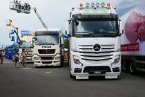 Ein MB von Martin Zollinger Schaffhausen und MAN von Fiege am 24.6.17 am Trucker Festival Interlaken.