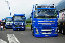 Drei MB und ein Volvo von Baltensperger am 24.6.17 am Trucker Festival Interlaken.