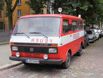 VW LT 28-35 aus Buckow (Märkische Schweiz), gesehenen am 05. Juli 2017 in Berlin Neukölln am Richardplatz in der Kirchgasse.