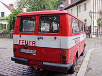 Heckansicht des VW LT 28 aus Buckow (Laut EBay Anzeige) am 05. Juli 2017 in Berlin Neukölln vor dem Denkmal Friedrich Wilhelm I in der  Kirchgasse.