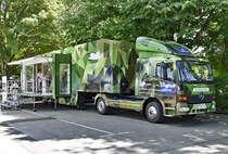MB Sattelzug als  Infostand Bundeswehr-Karriere  beim Tag der Bundeswehr in Hürth - 10.06.2017