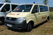 =VW T5 der Johanniter Lippe-Höxter, gesehen auf dem Parkplatz der RettMobil 2017 in Fulda - Mai 2017