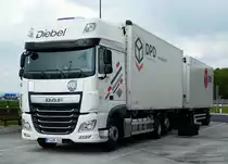 DAF XF - Hängerzug der Spedition DIEBEL rastet im April 2017 an der A 3