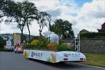 Nachschuss auf ein unbekanntes Werbefahrzeug mit Werbung für Saatgut welches in der Caravane du Tour mitgefahren ist.  03.07.2017