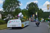 Ein unbekanntes Werbefahrzeug mit Werbung für Saatgut war in der Caravane du Tour mitgefahren.  03.07.2017