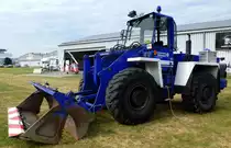 ZF-Radlader, des THW Freiburg, ausgestellt beim Flugplatzfest Juni 2017