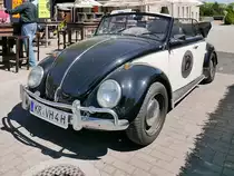 VW Käfer Cabrio auf dem Oldtimer-Treffen an der Rennbahn in Krefeld, 8.5.16