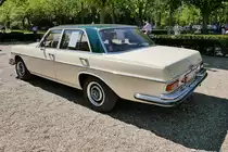 Mercedes 250S auf dem Oldtimer-Treffen an der Rennbahn in Krefeld, 8.5.16