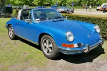 Porsche 911 Targa auf dem Oldtimer-Treffen an der Rennbahn in Krefeld, 8.5.16