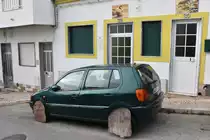 VW-Polo mit besonderem Reifenschutz (Alvor/Portugal, 09.02.2017)