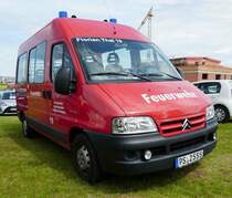 =Peugeot der Feuerwehr THALEISCHWEILER-FRÖSCHEN, gesehen auf dem Parkplatz der RettMobil 2017 in Fulda - Mai 2017