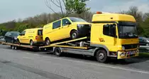 MB Atego als Autotransporter rastet an der A3 im April 2017
